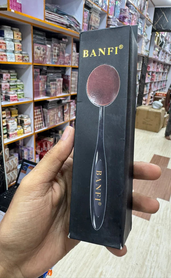 Oval Makeup Brush for Concealer, Contour Kit and Face Powder Foundation